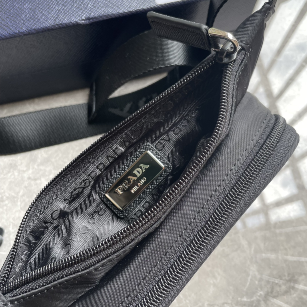 Prada 2VH128 Re-Nylon Men Shoulder Bags Size 19*13*2.5cm