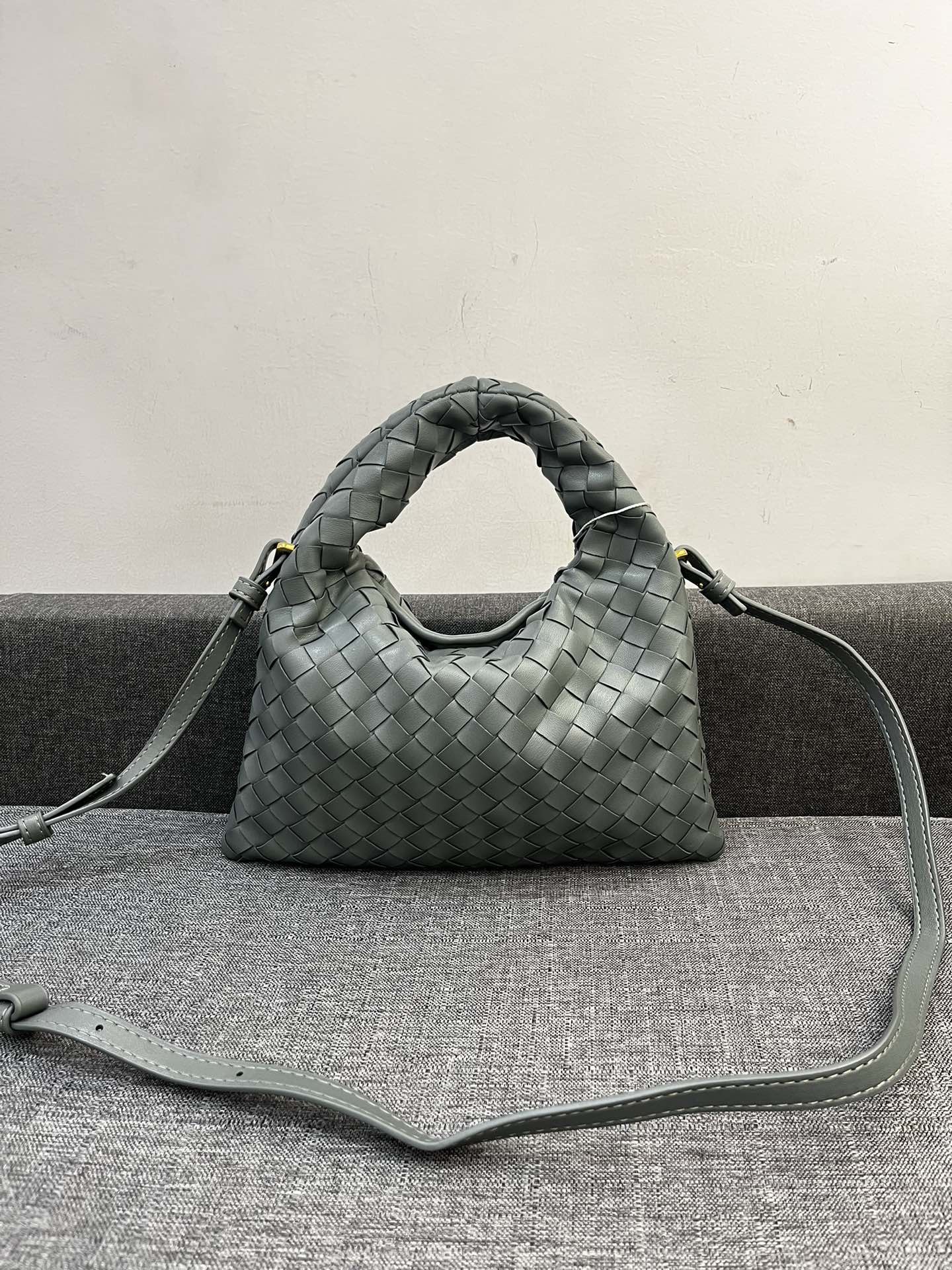 Bottega Veneta HO Shoulder Bags 28*17cm