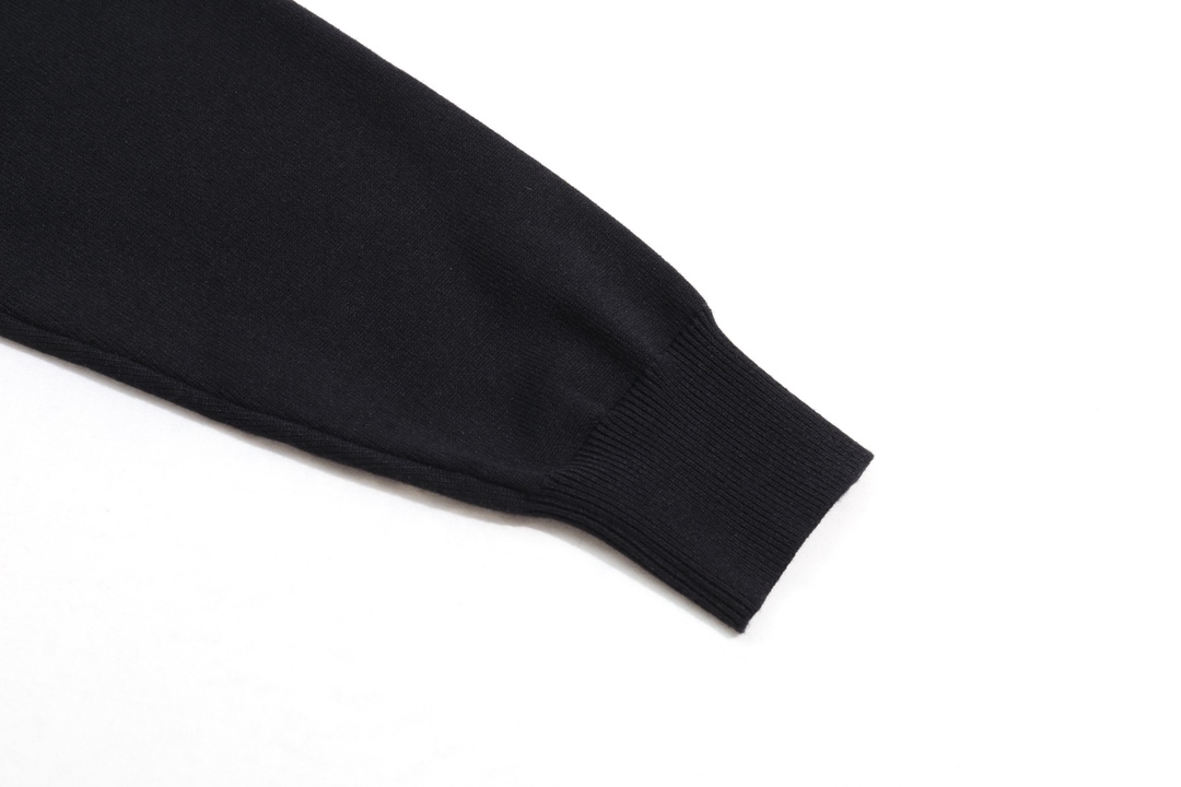 Givenchy Unisex Sweatshirt Size S-L