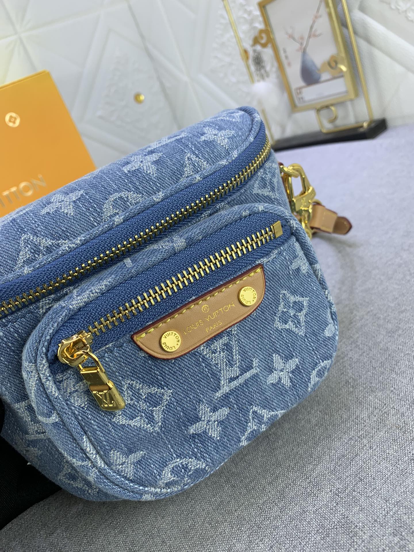 Louis Vuitton M83353 Mini Bumbag Shoulder Bags Size 17*12*9cm