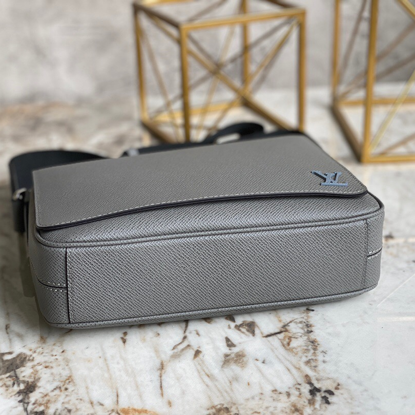 Louis Vuitton M30851 District Men Bags Size 26*20*7cm