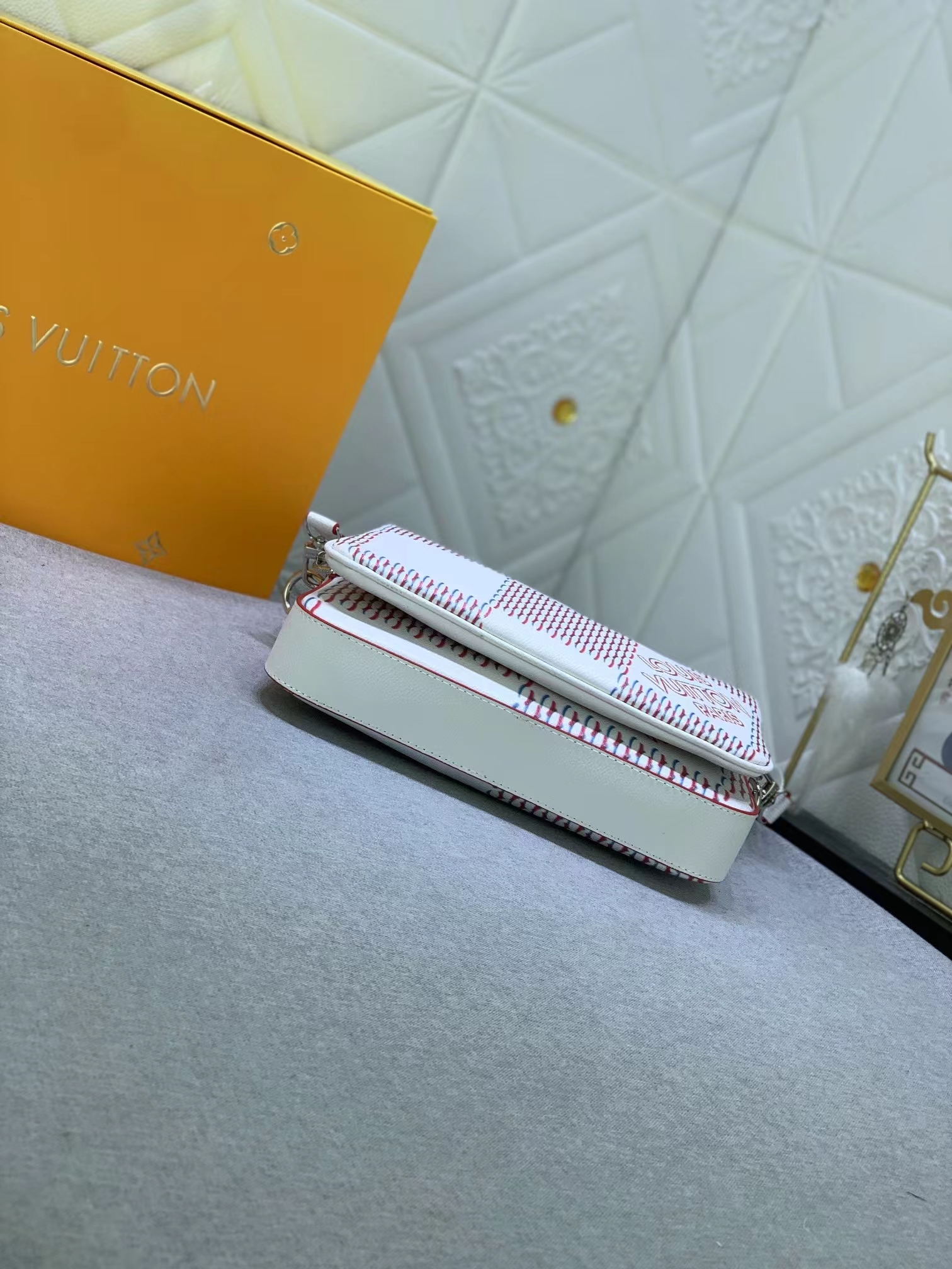 Louis Vuitton Monogram Eclipse Reverse Shoulder Bags Size 25*18.5*7cm