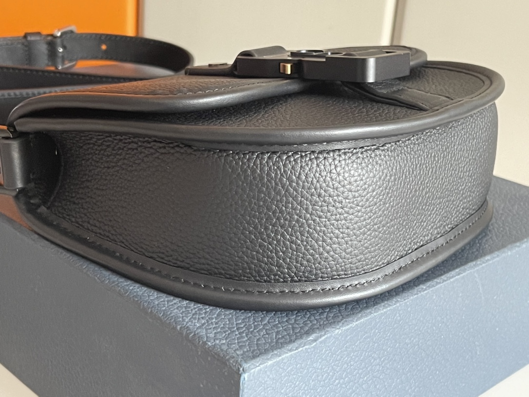 Dior 2022SS Gallop Men Shoulder Bags 20.5*16*5cm