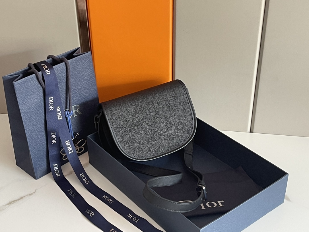 Dior 2022SS Gallop Men Shoulder Bags 20.5*16*5cm
