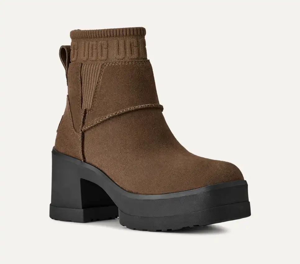 UGG Women's Moxy Chelsea