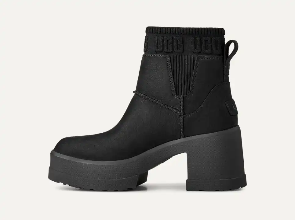 UGG Women's Moxy Chelsea