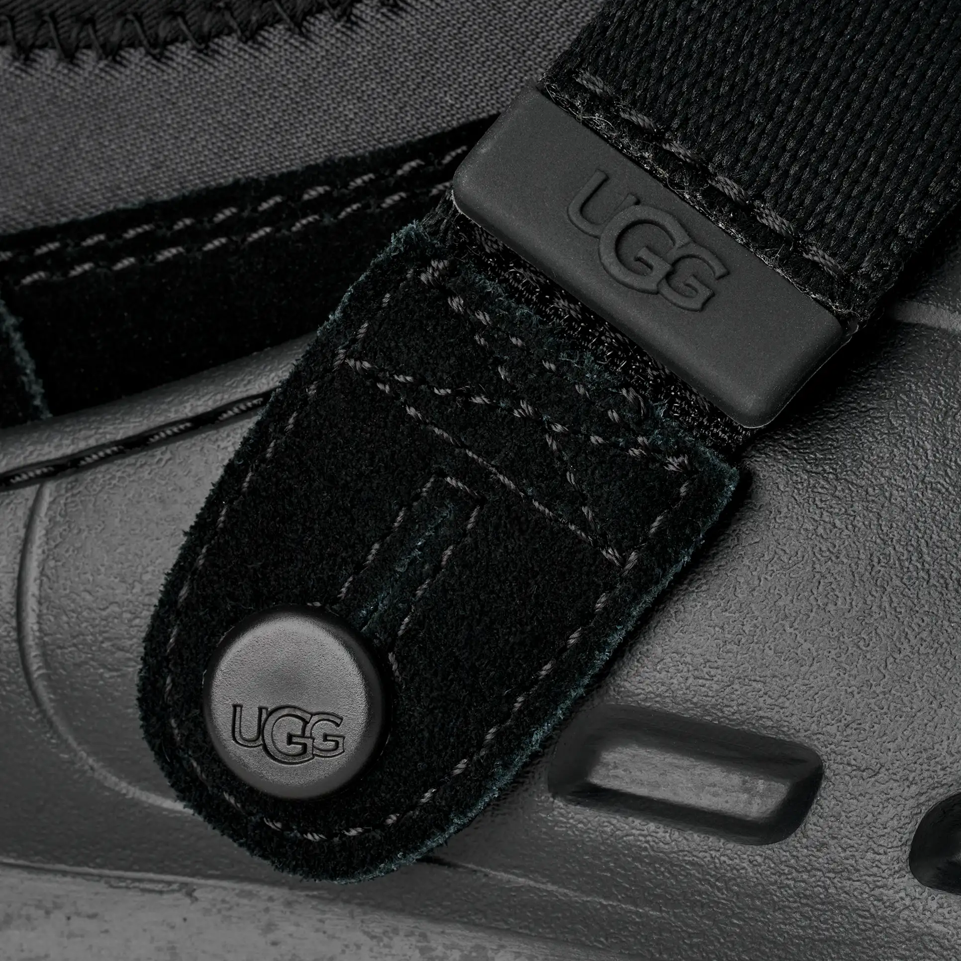 UGG Men's PeakMod Lowcut