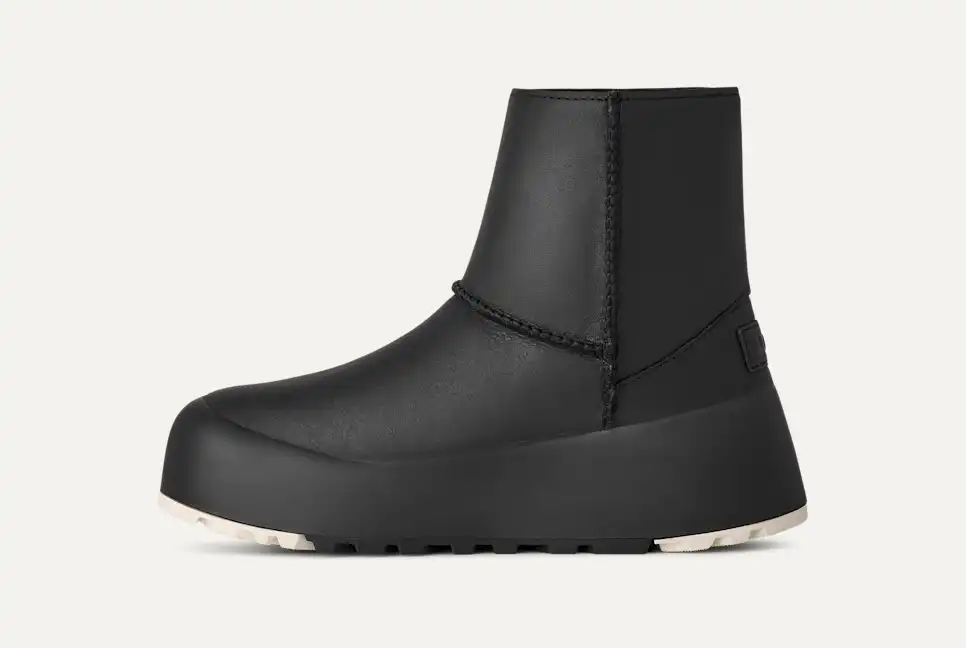 UGG Women's Classic StreetScape Leather