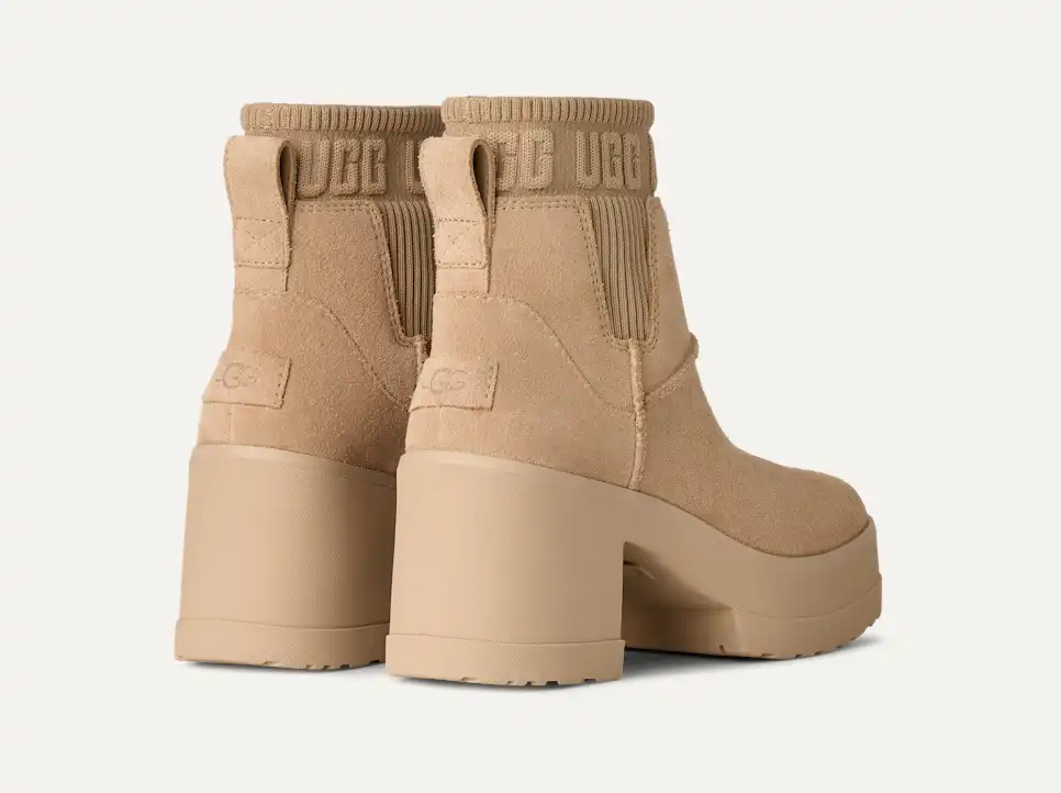 UGG Women's Moxy Chelsea