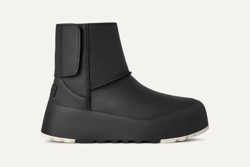 UGG Women's Classic StreetScape Leather