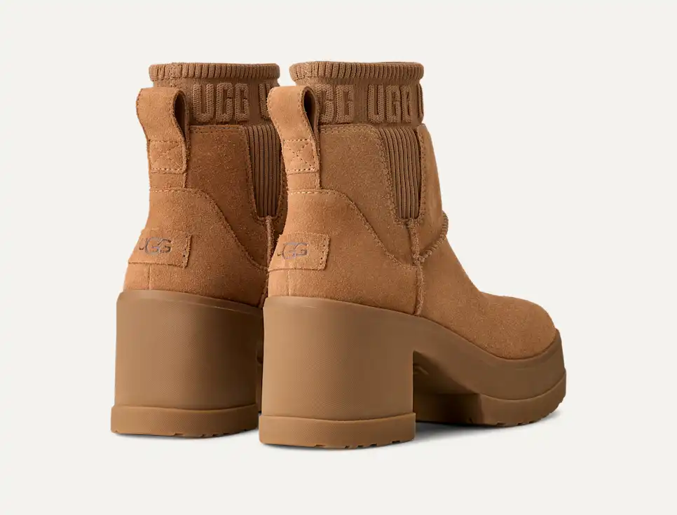 UGG Women's Moxy Chelsea