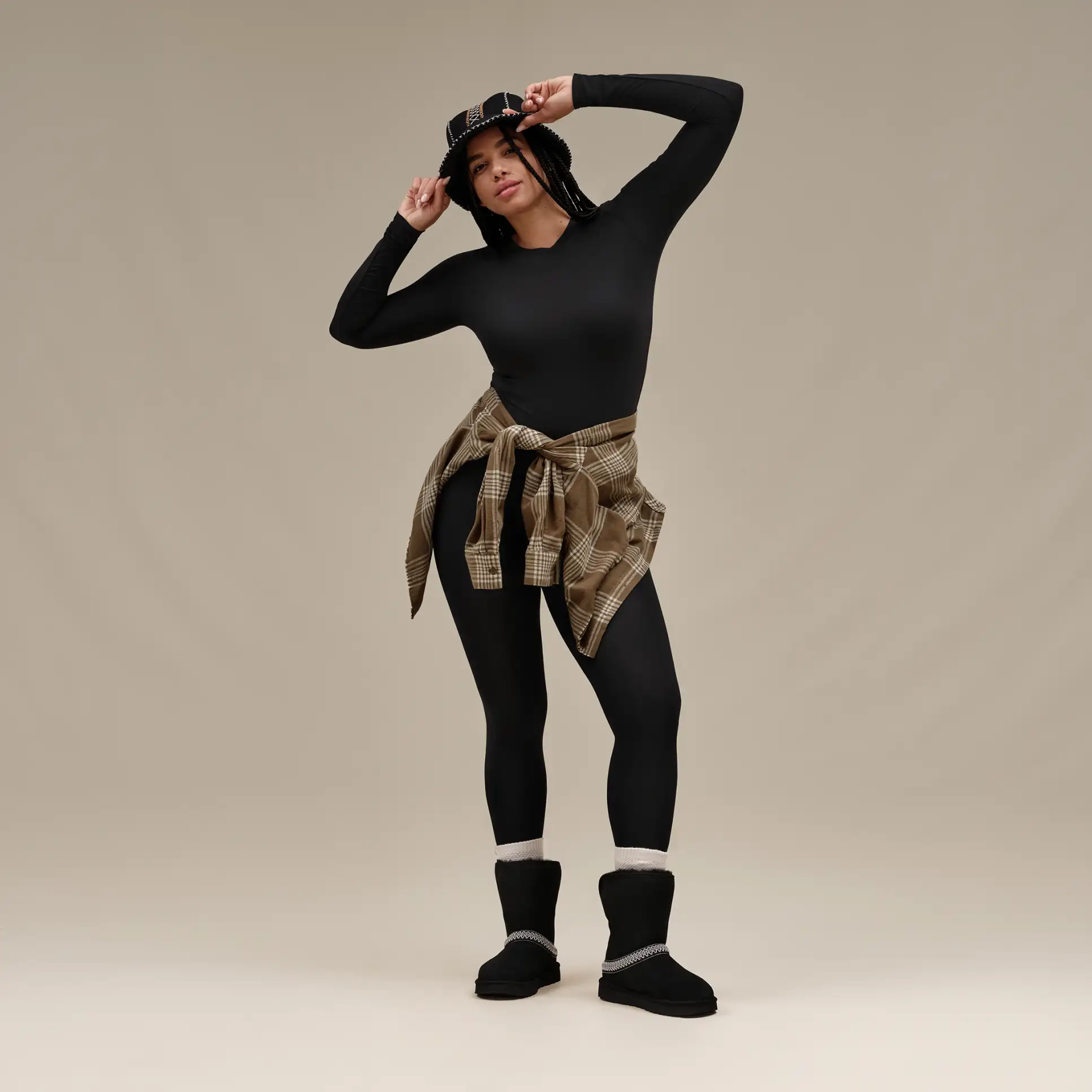 UGG Women's Classic Short Crescent