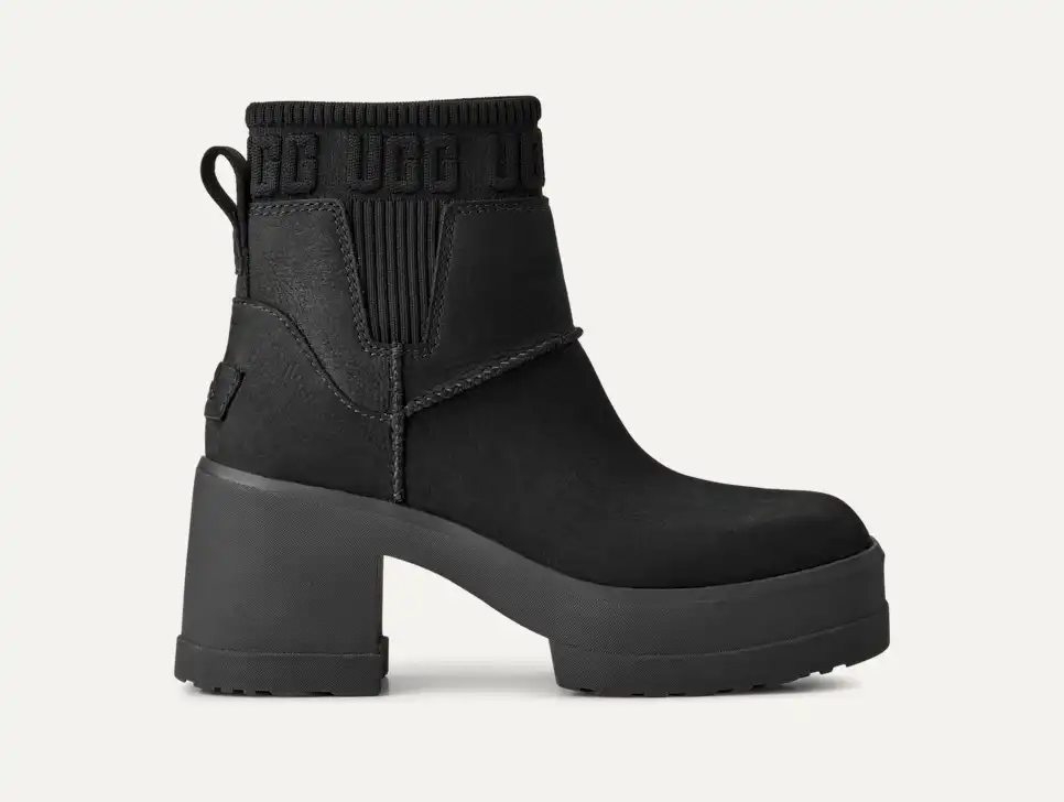UGG Women's Moxy Chelsea