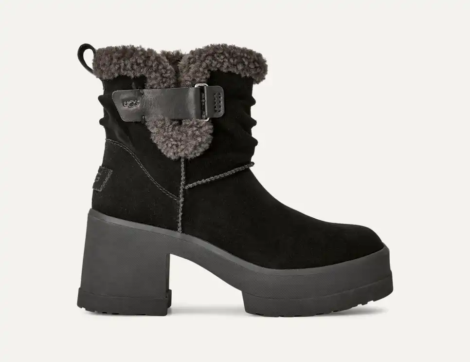 UGG Women's Moxy Pull On