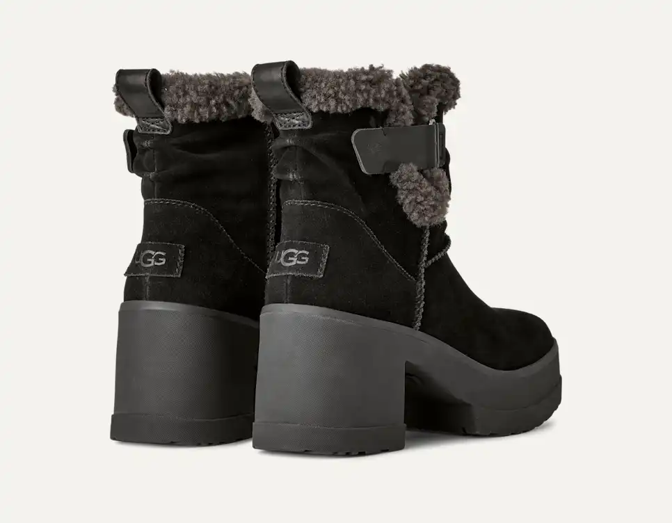 UGG Women's Moxy Pull On