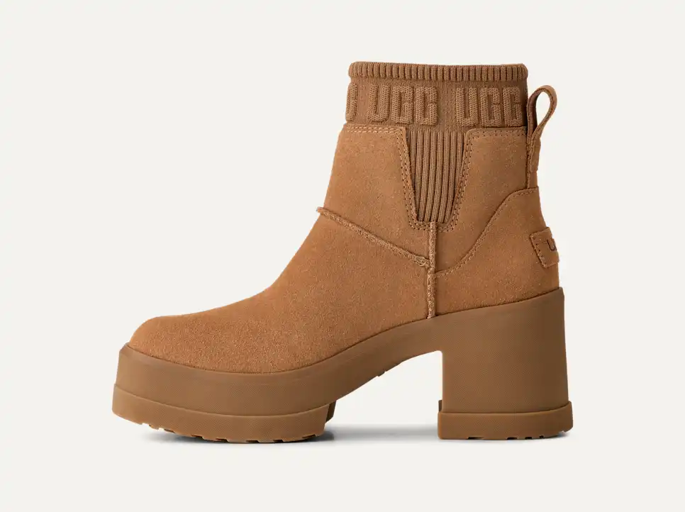 UGG Women's Moxy Chelsea