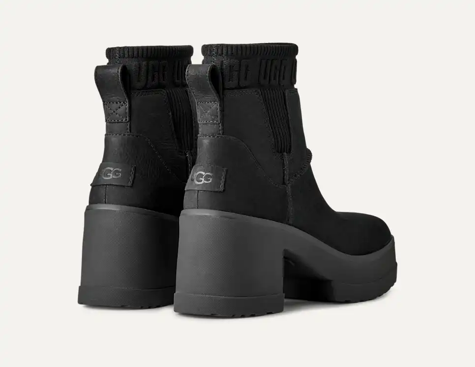 UGG Women's Moxy Chelsea