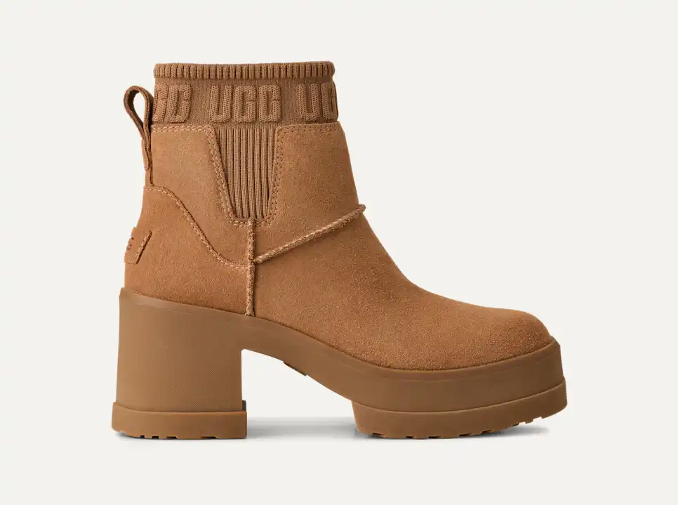 UGG Women's Moxy Chelsea
