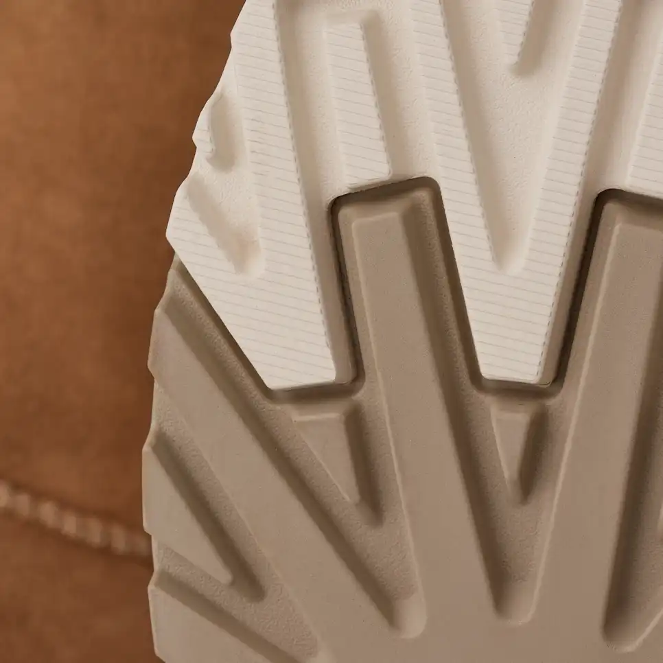 UGG Women's Classic StreetScape