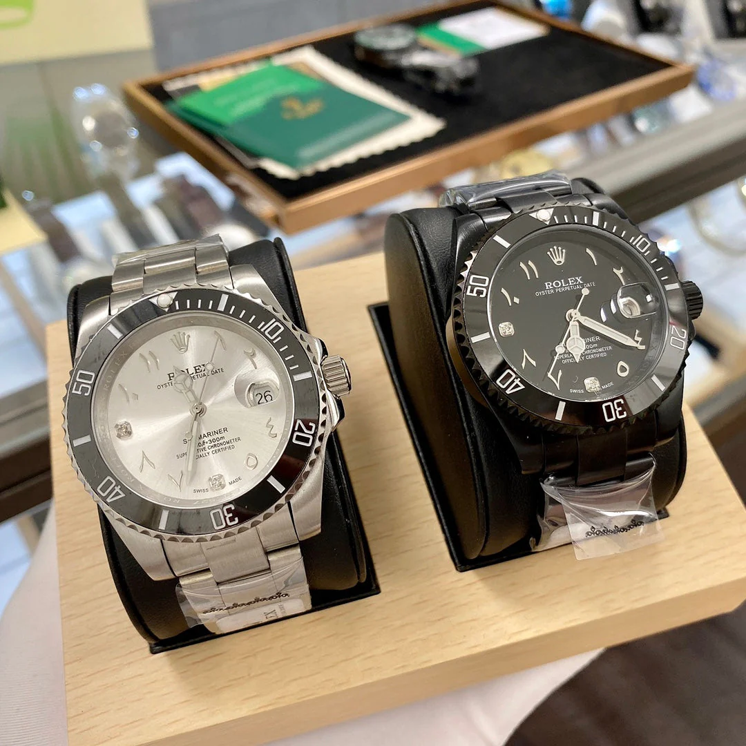 OYSTER PERPETUAL DATE 40MM WHITE & BLACK SHELL