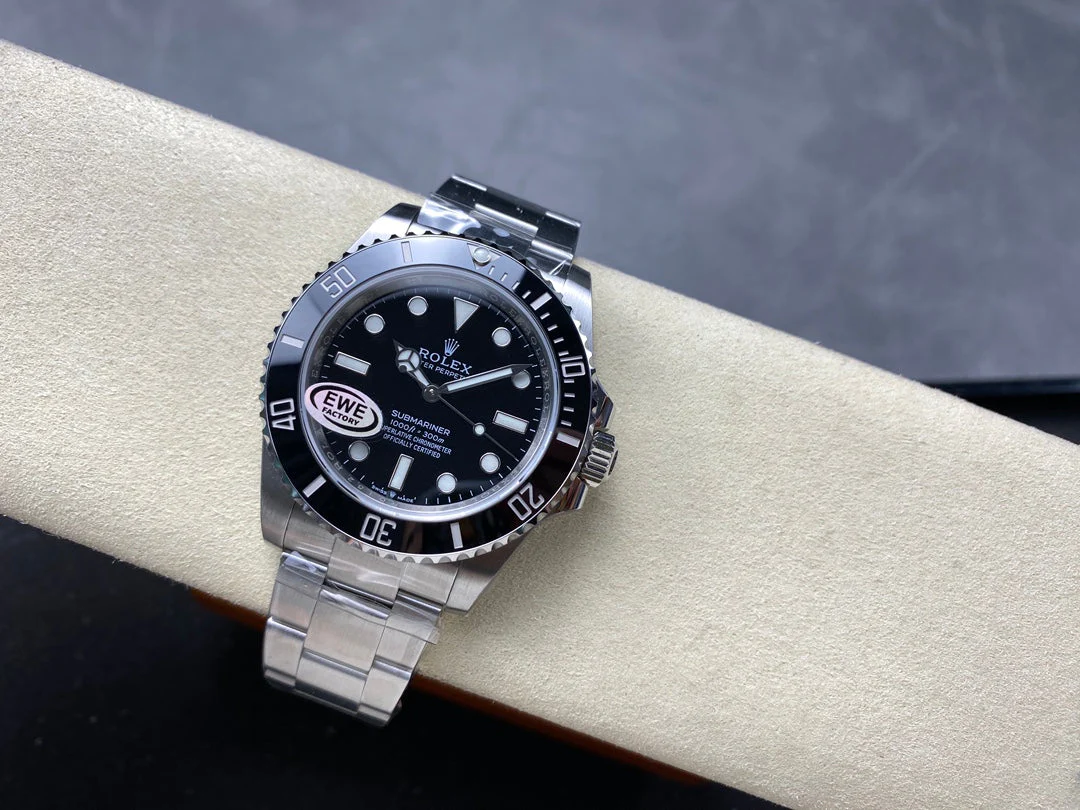 Rolex Submariner 41mm Silver Black