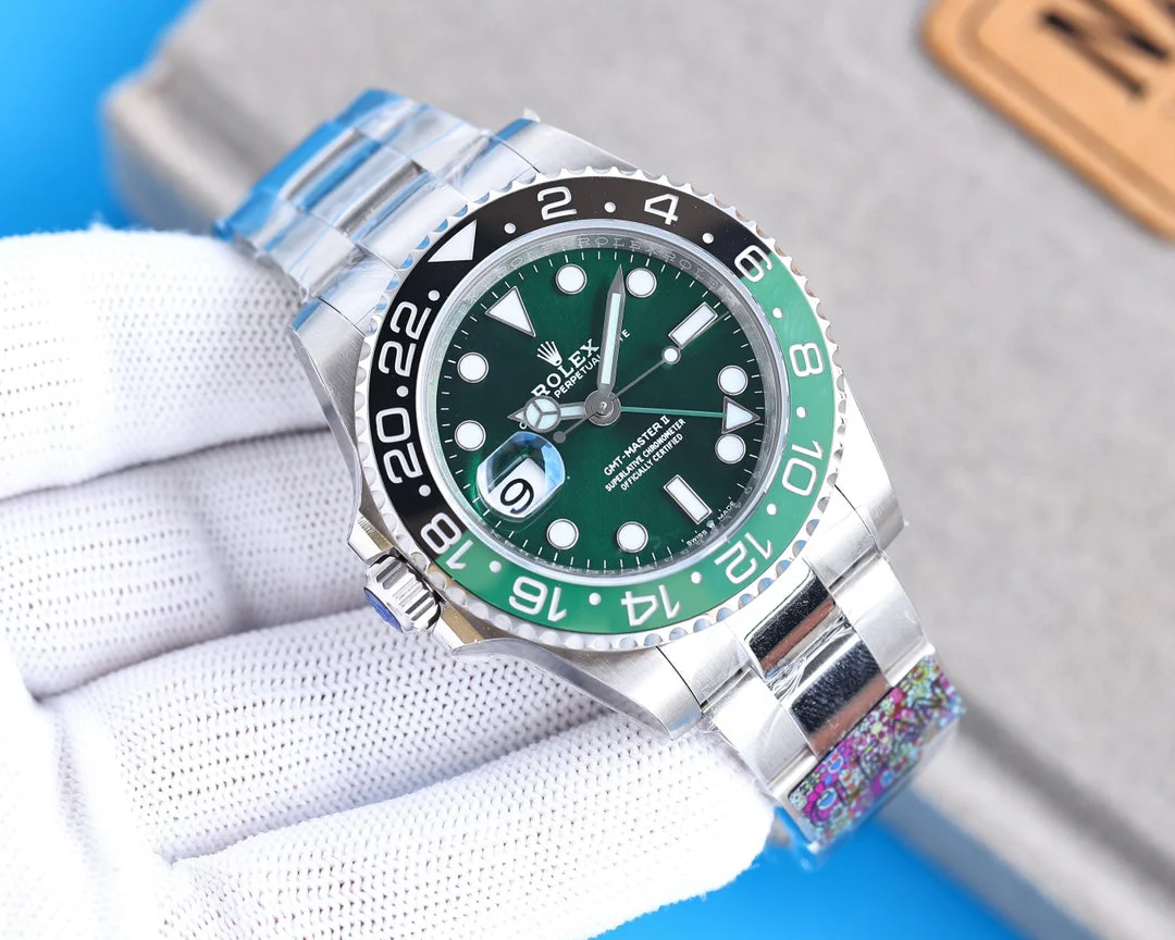 GMT-MASTER II CUSTOM GREEN BLACK BEZEL GREEN DIAL OYSTER BRACELET
