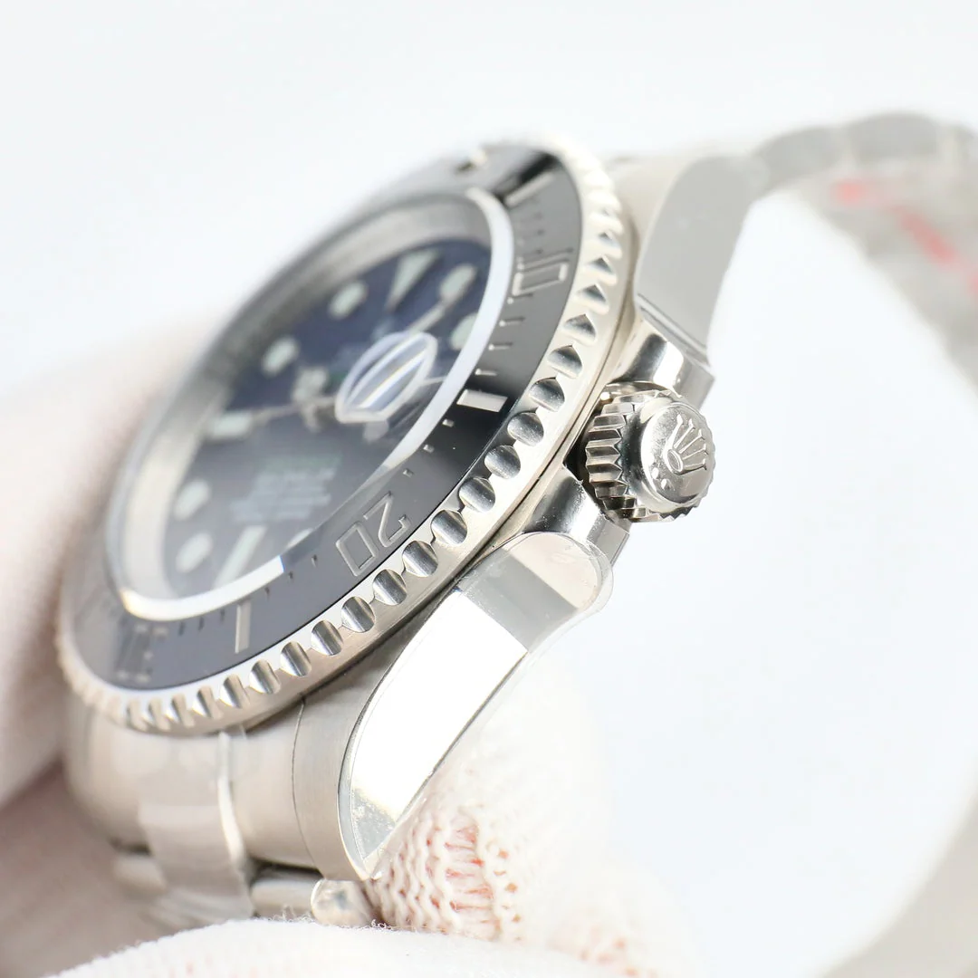 Rolex Sea-Dweller 43mm Silver Blue