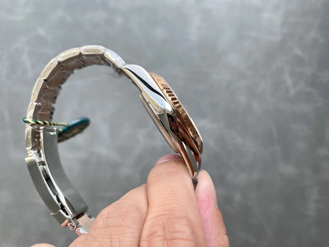 SKY-DWELLER TWO-TONE 42MM ROSE GOLD BEZEL BLUE DIAL