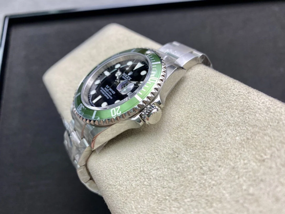 SUBMARINER DATE KERMIT DIAL