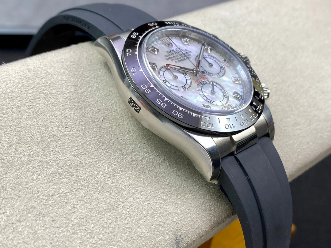 DAYTONA STEEL CASE CERAMIC WHITE MOP DIAMOND NUMERALS