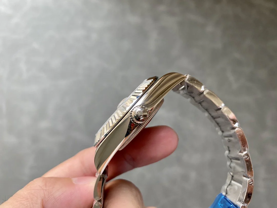 SKY-DWELLER 42 WHITE DIAL STAINLESS STEEL