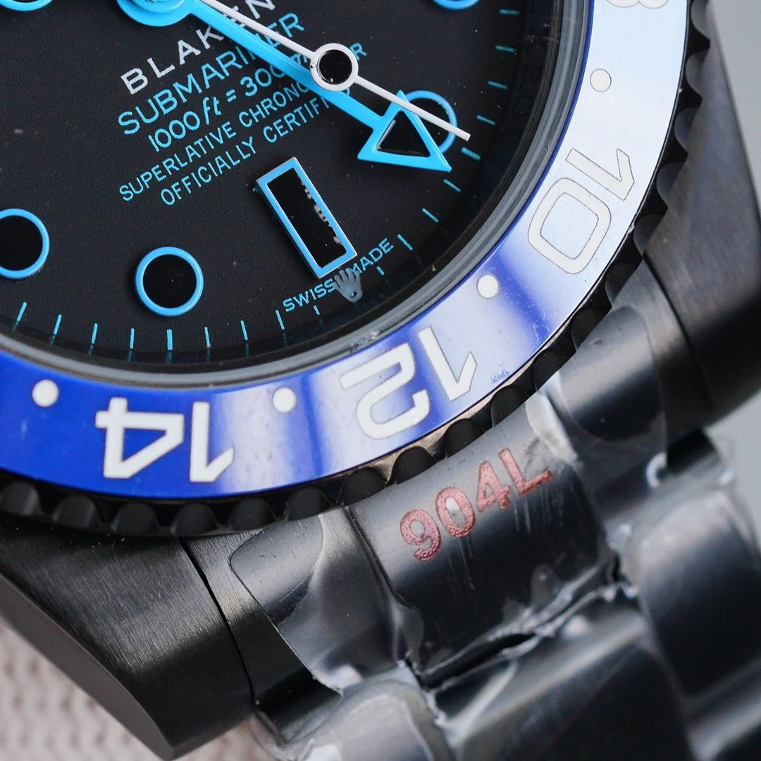 GMT-MASTER II CUSTOM BLACK BATMAN BEZEL BLUE NUMERALS