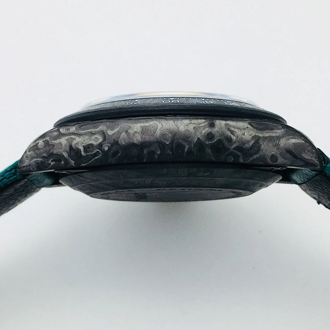 DAYTONA 40MM CUSTOM CARBON FILBER BLACK DIAL NAVY LEATHER