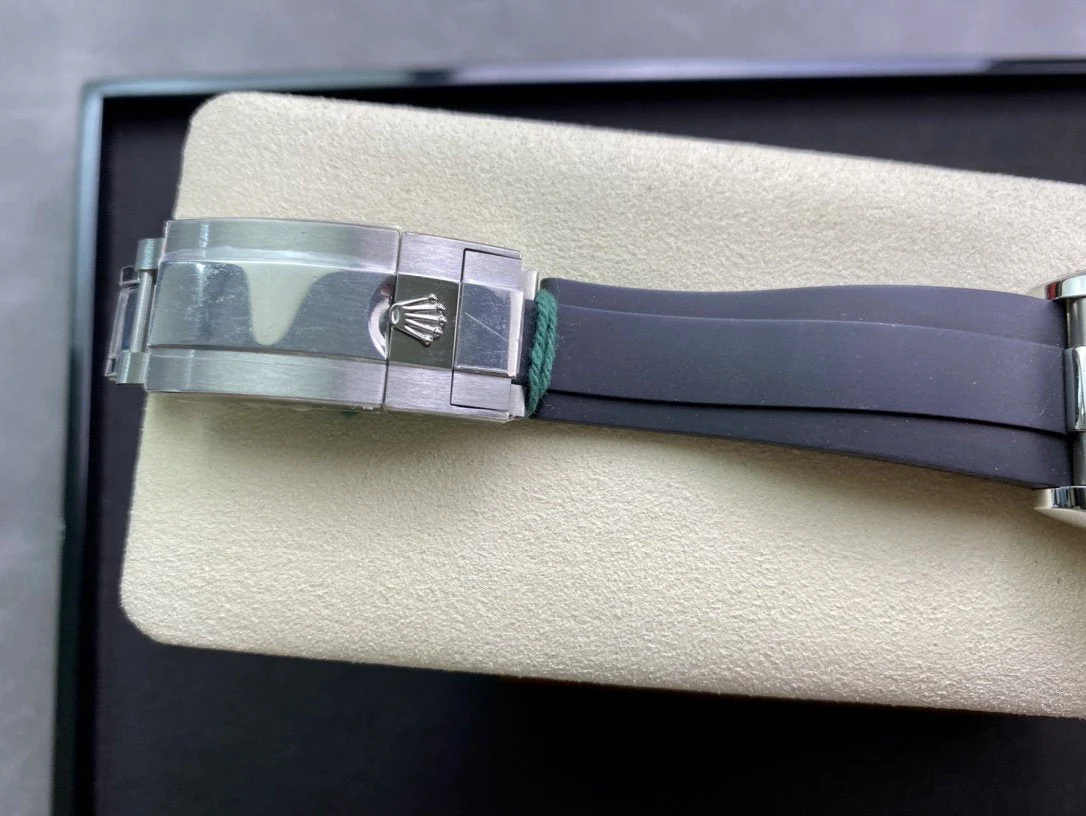 DAYTONA 40 BLACK CERAMIC BEZEL CUSTOM ELEANOR DIAL RUBBER STRAP