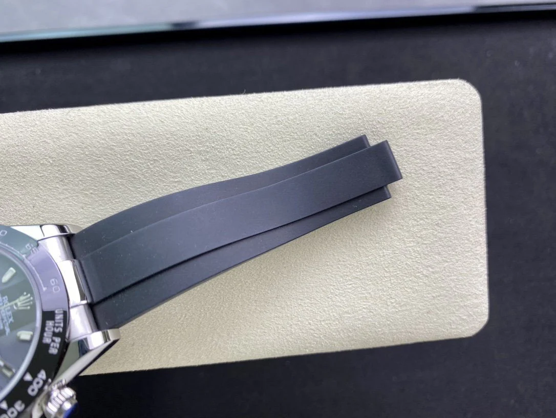 DAYTONA 40 BLACK CERAMIC BEZEL CUSTOM ELEANOR DIAL RUBBER STRAP