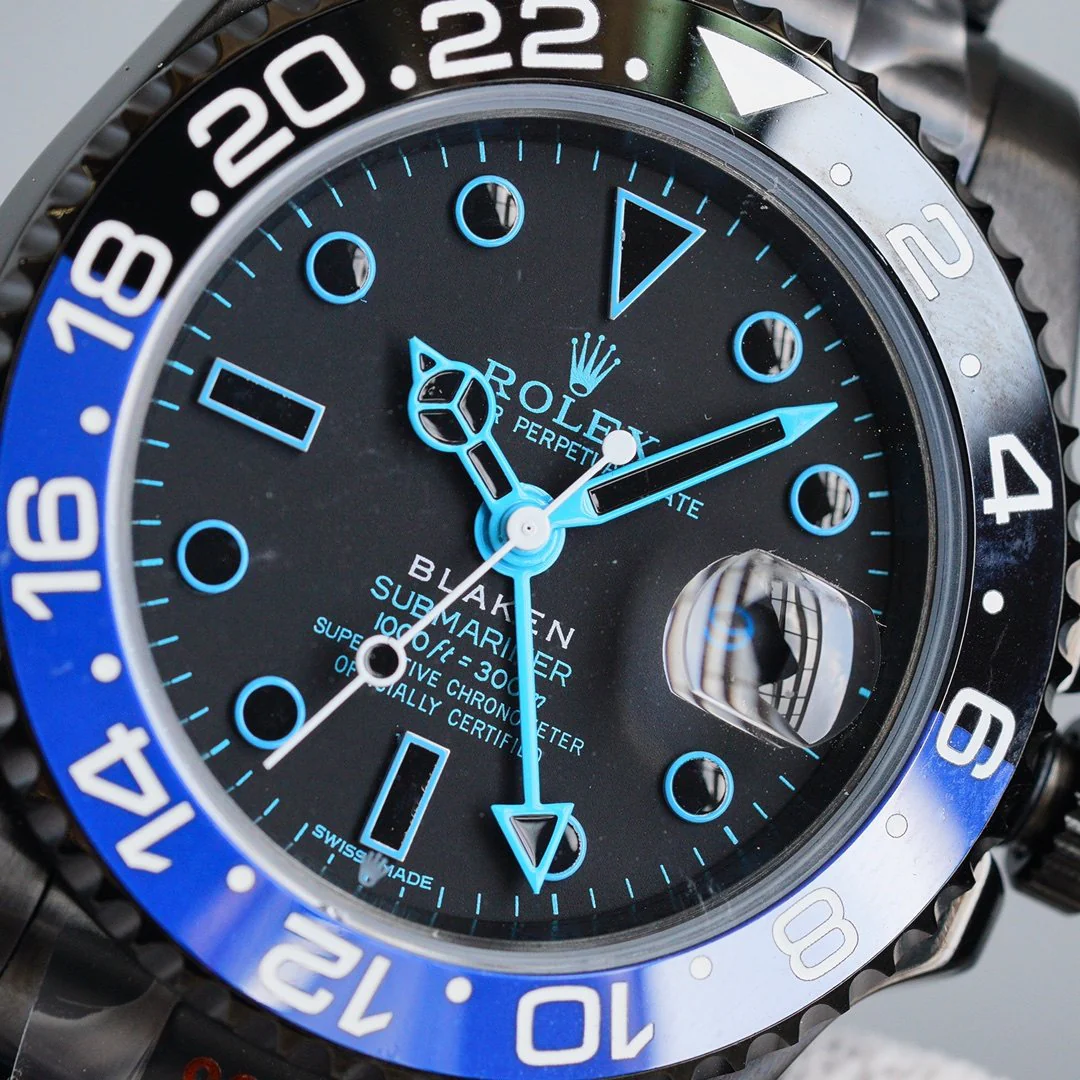 GMT-MASTER II CUSTOM BLACK BATMAN BEZEL BLUE NUMERALS