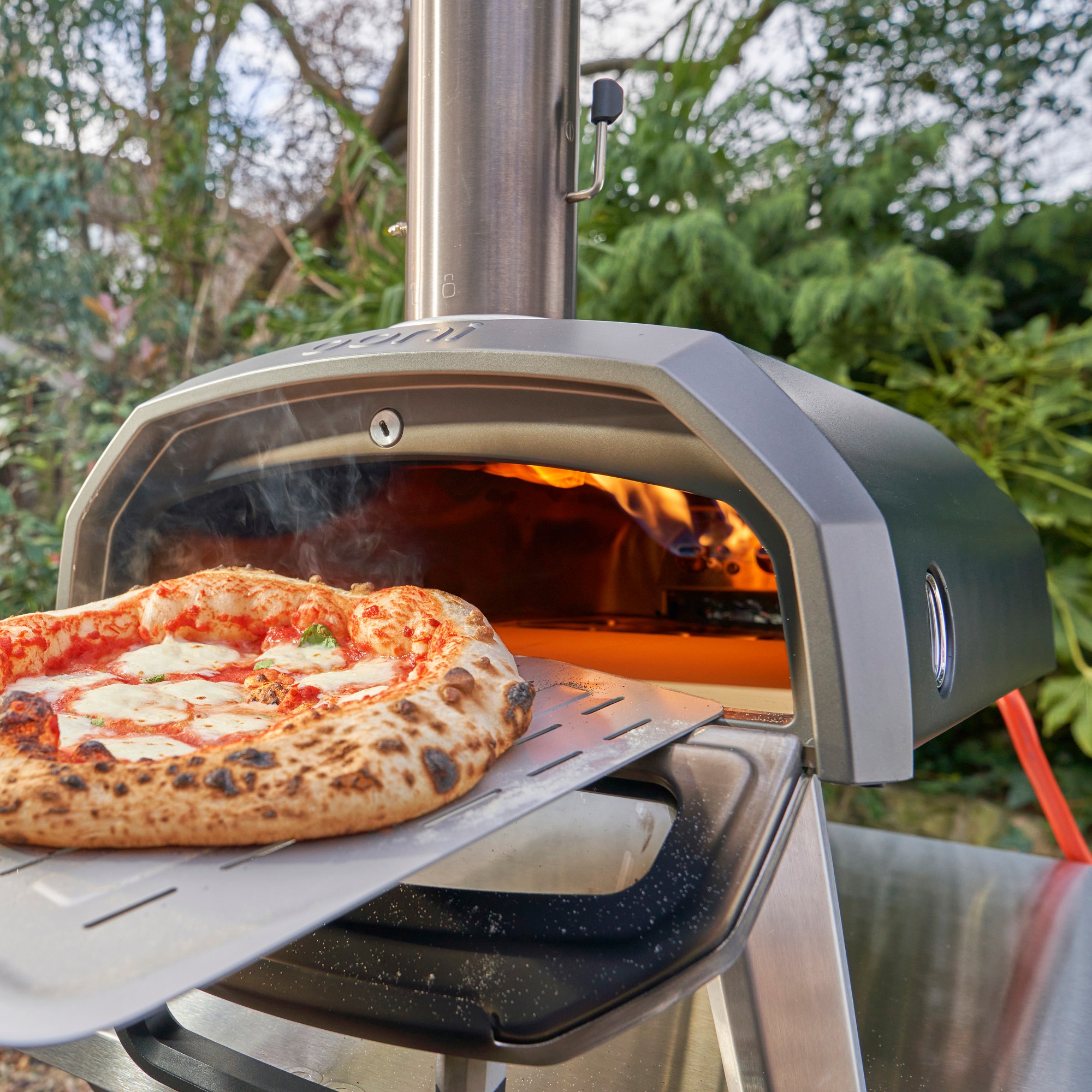 Ooni Karu 2 Pizza Oven