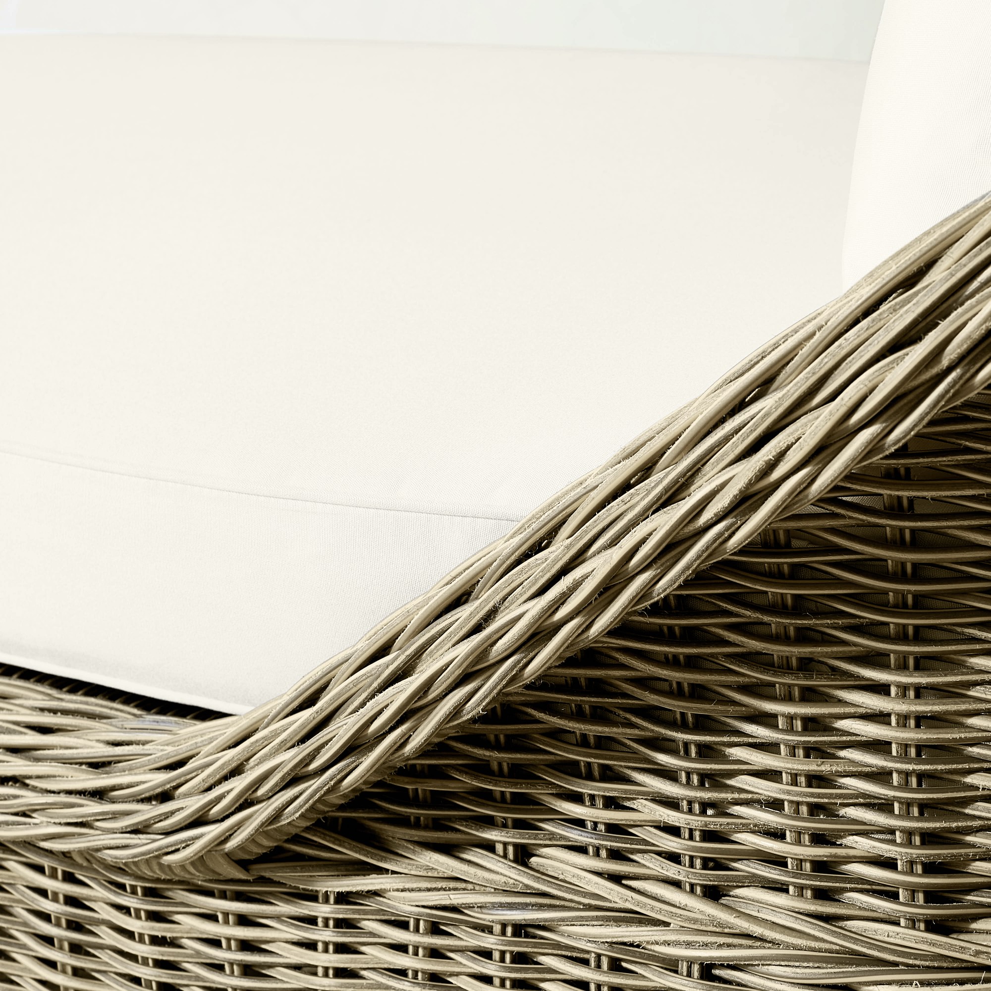 Manchester Outdoor Settee (88)