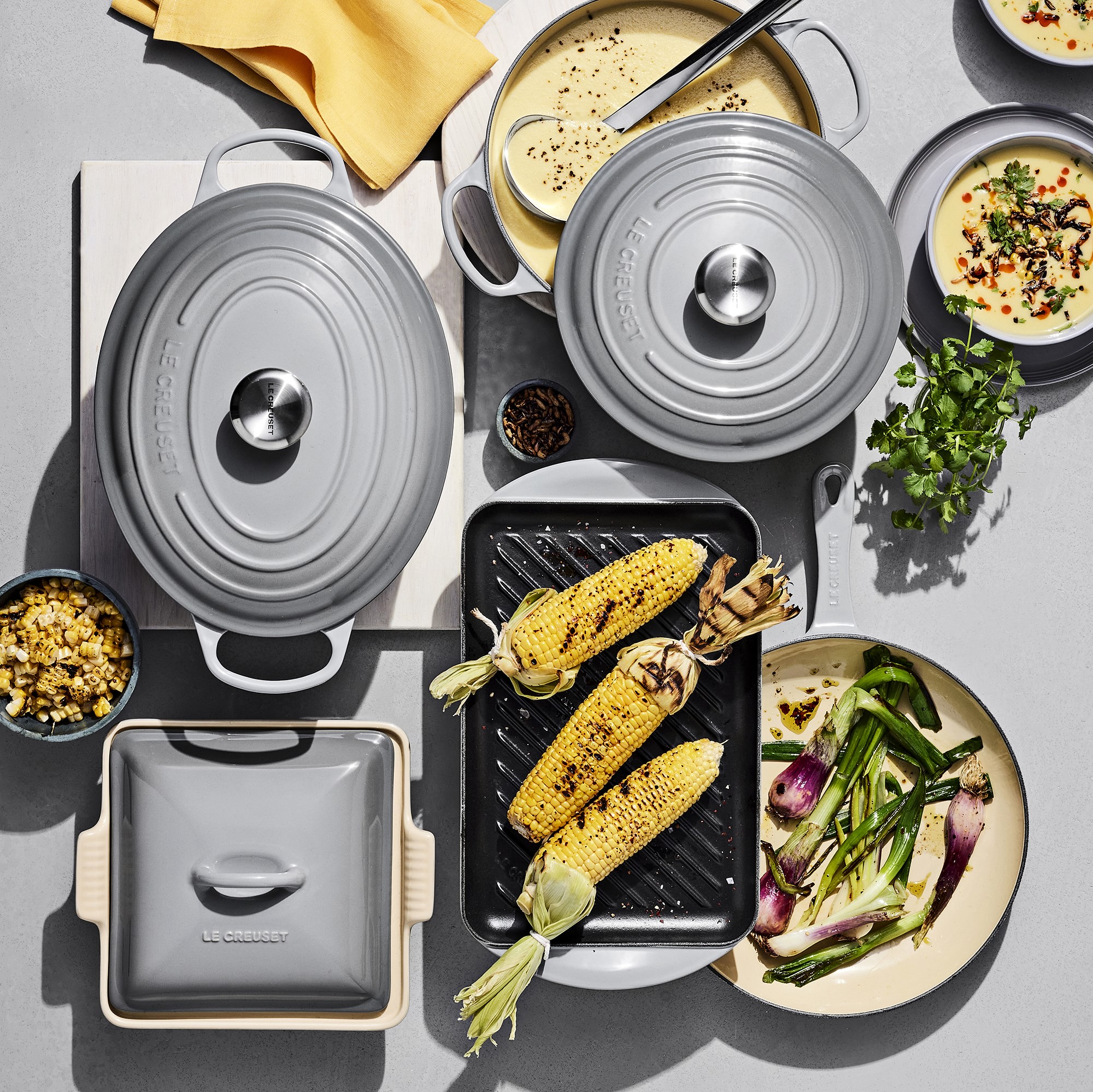 Le Creuset Signature Enameled Cast Iron Oval Dutch Oven