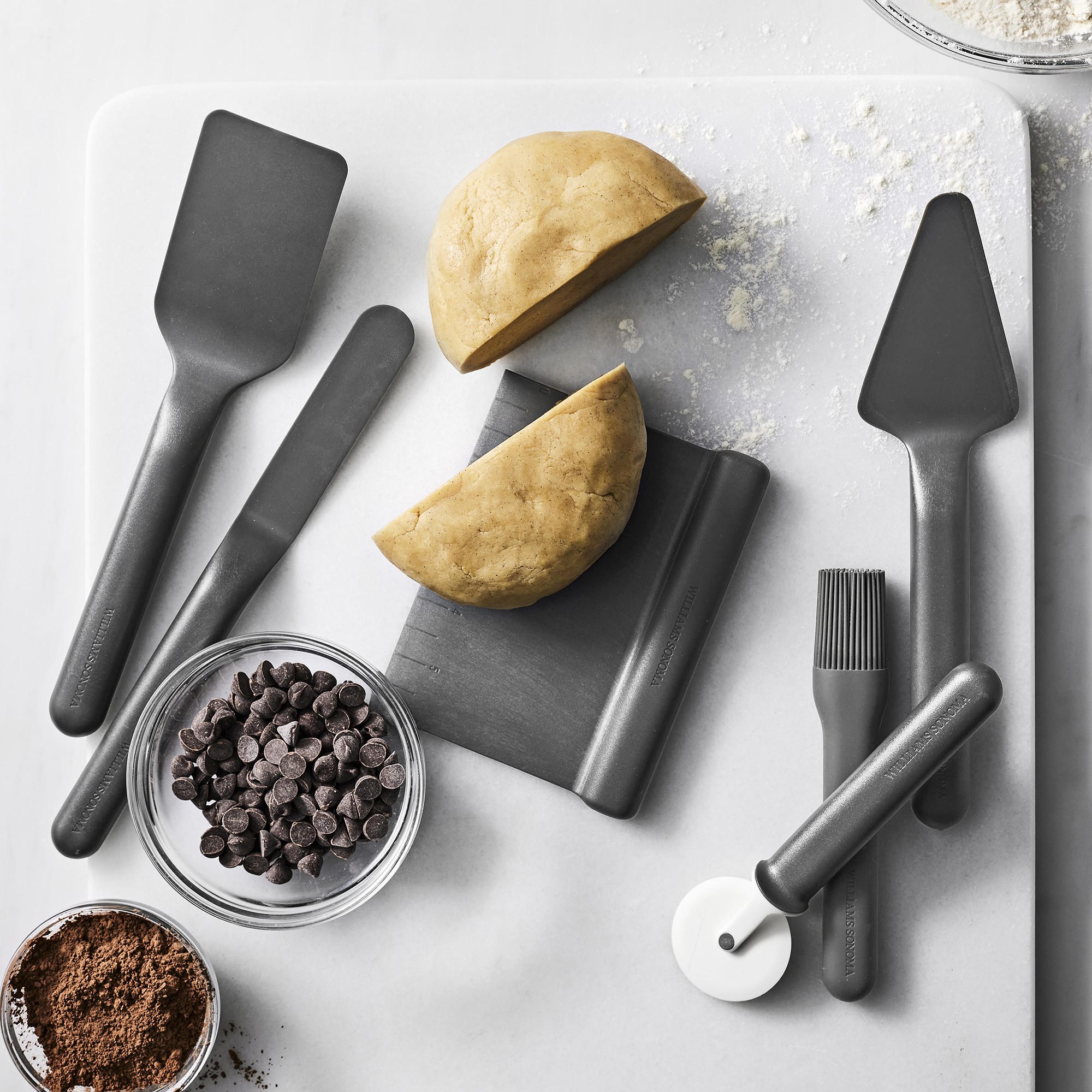 Williams Sonoma Goldtouch® Pro Straight Nylon Pastry Cutter