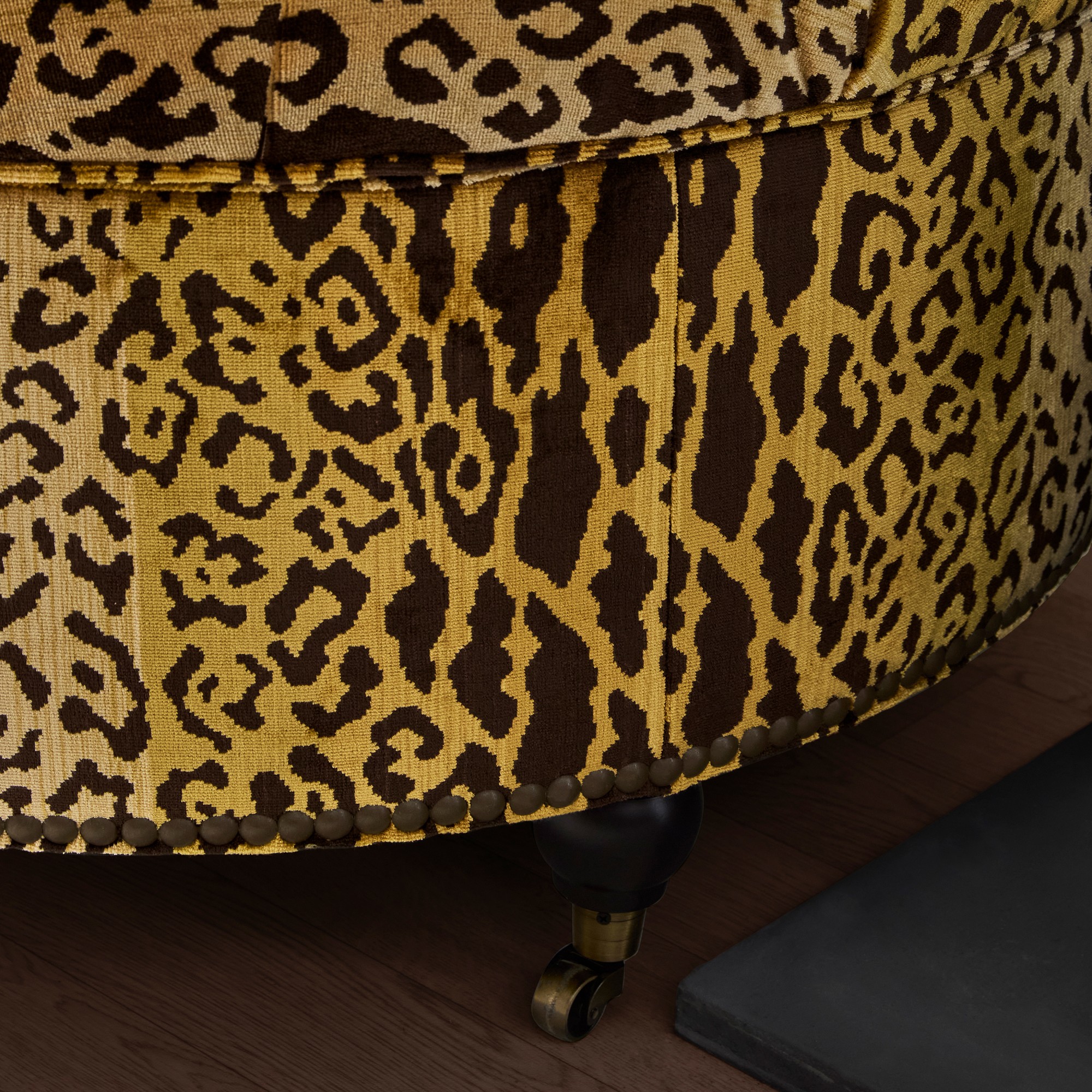 Soho Tufted Round Storage Ottoman (36)