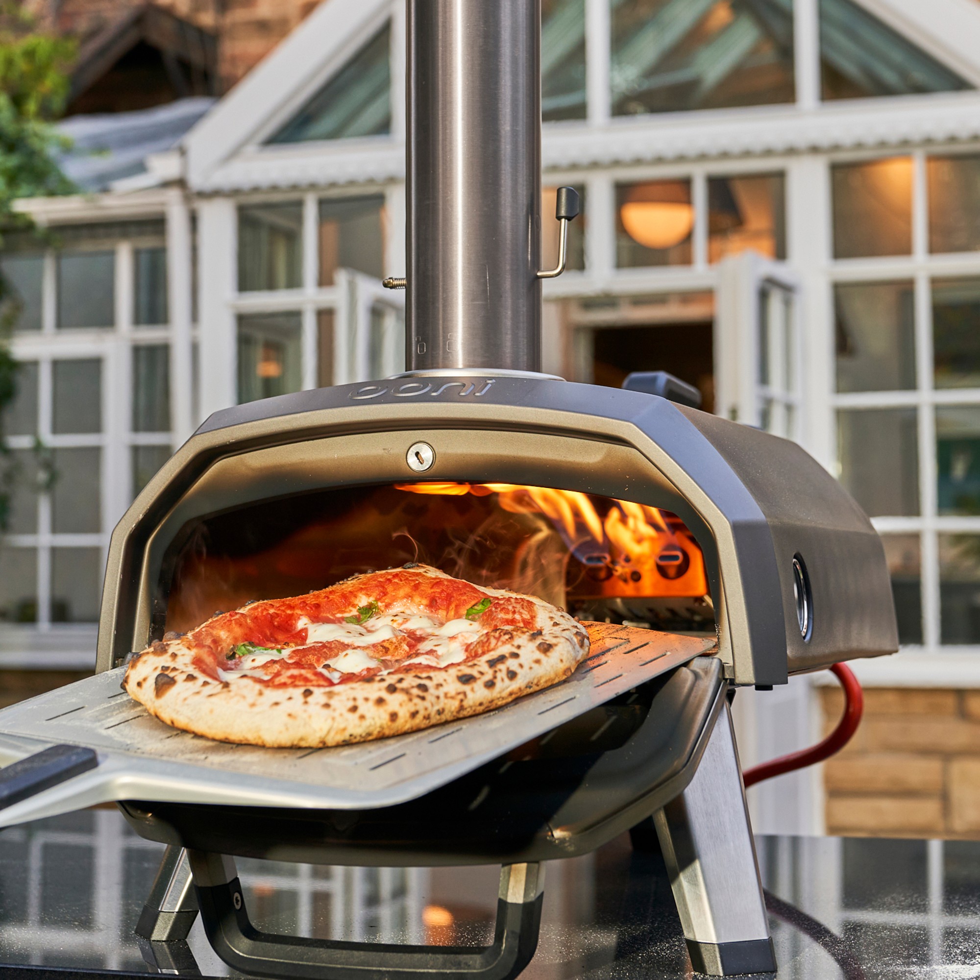 Ooni Karu 2 Pizza Oven