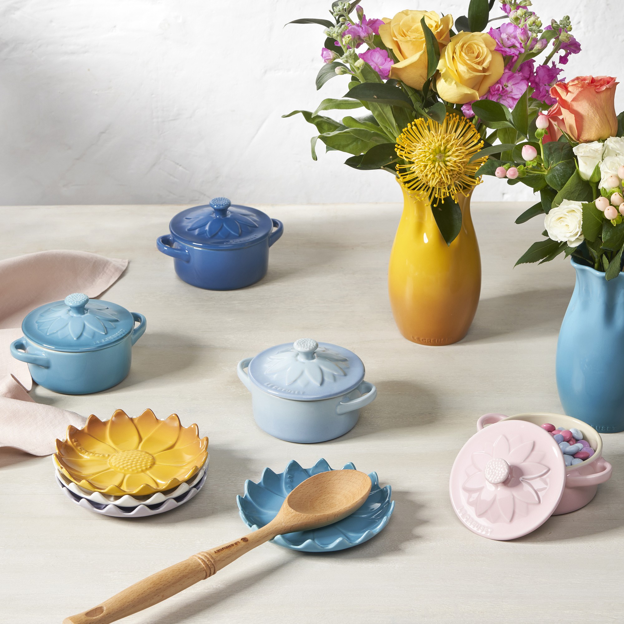 Le Creuset Stoneware Mini Round Flower Cocotte