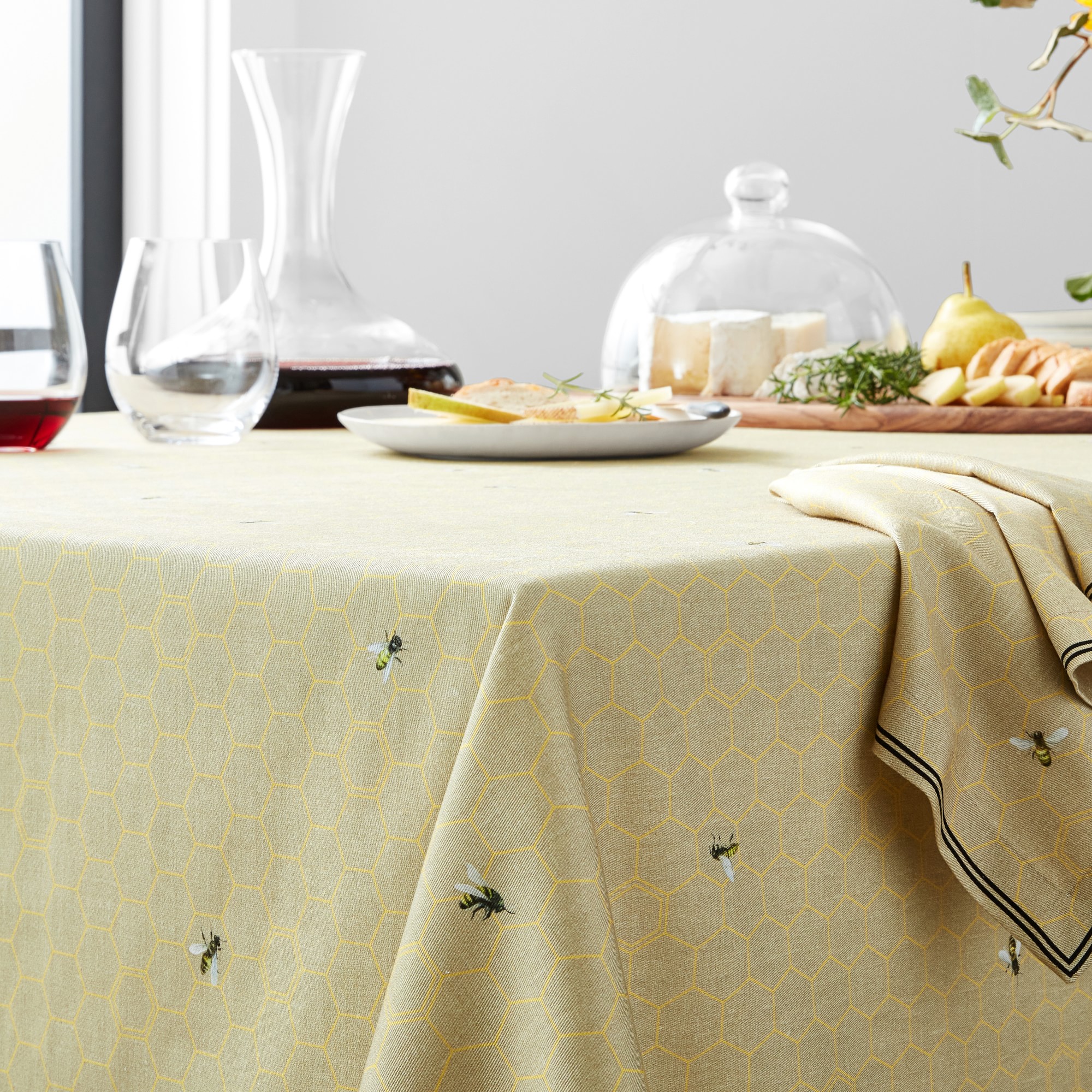 Bee Tablecloth