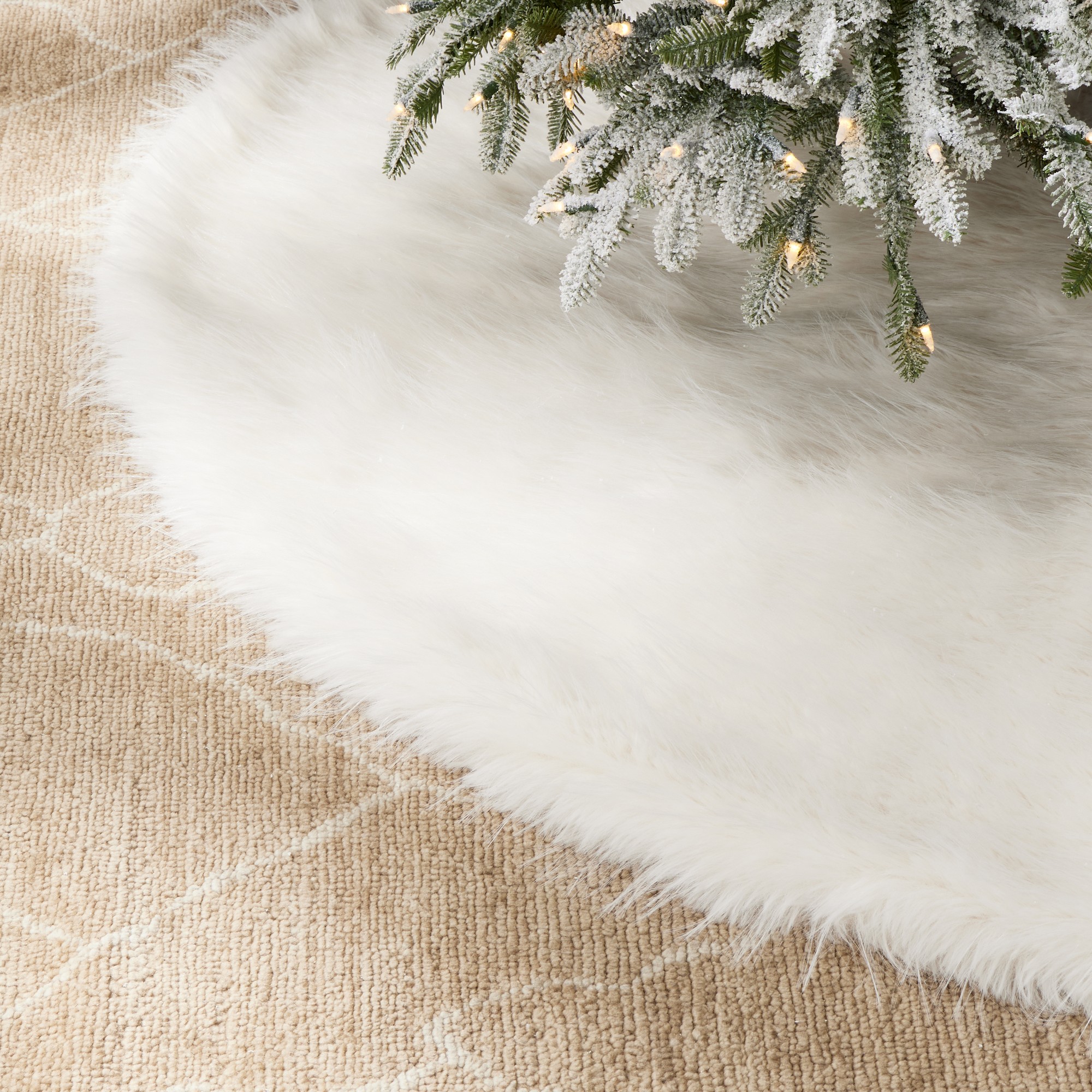 Jeff Leatham x Williams Sonoma Faux Fur Tree Skirt