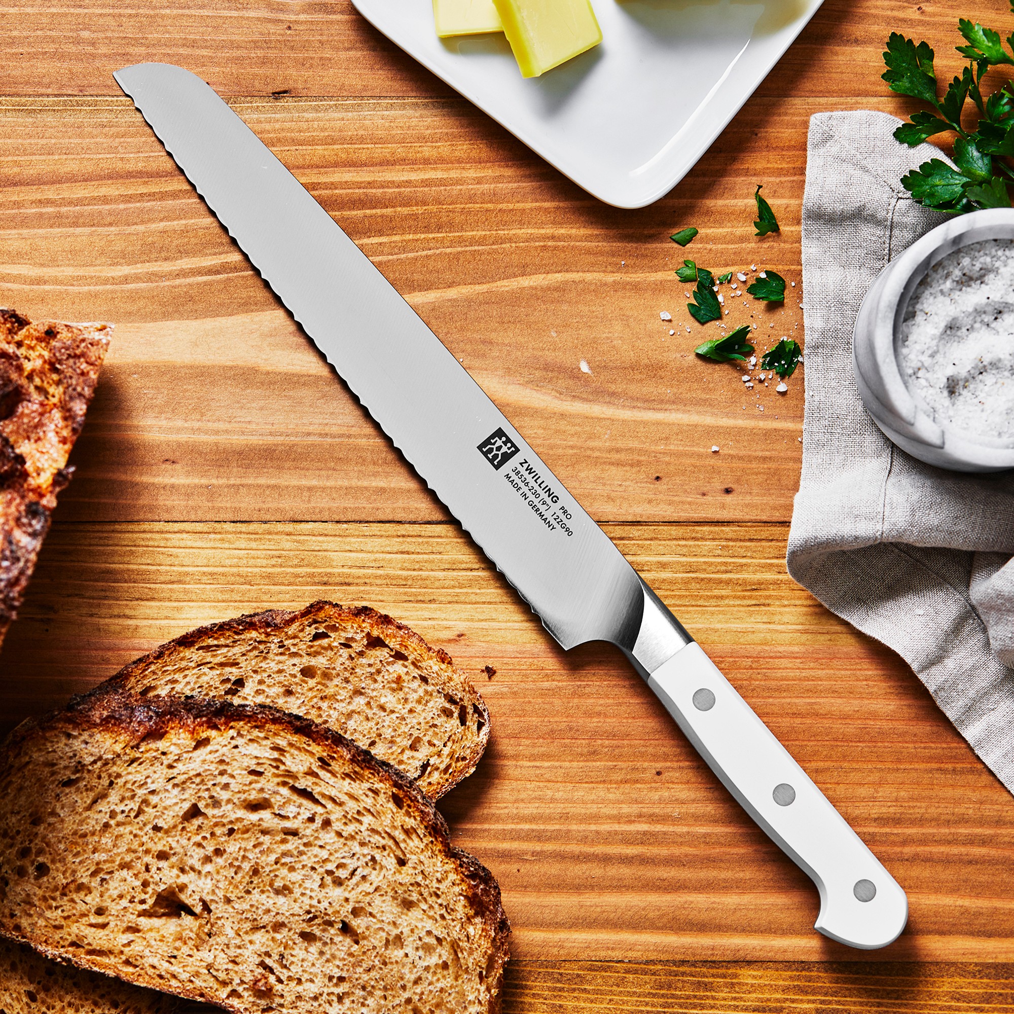Zwilling Pro Le Blanc Bread Knife, 9