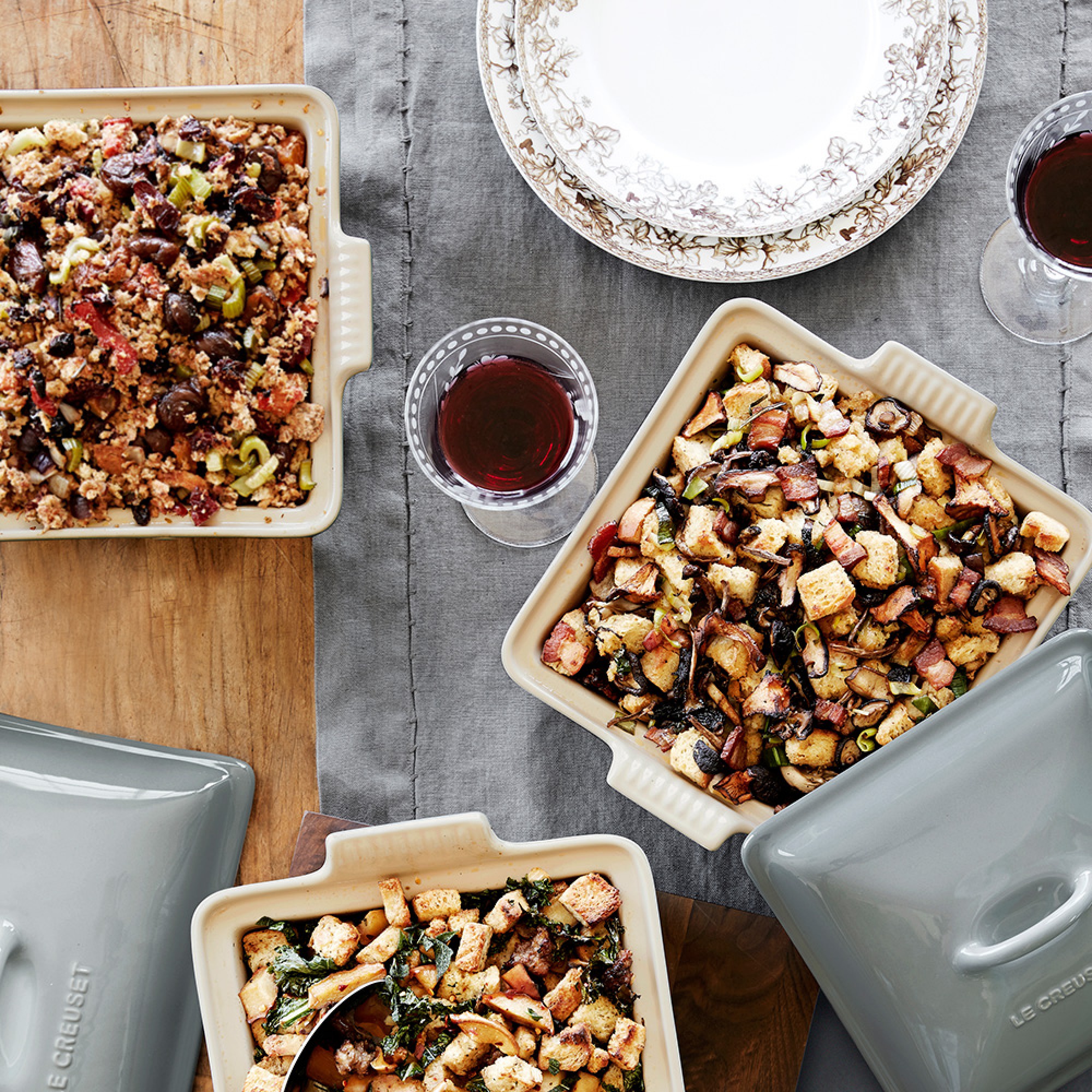 Le Creuset Heritage Stoneware Shallow Square Covered Baker, 2-Qt.