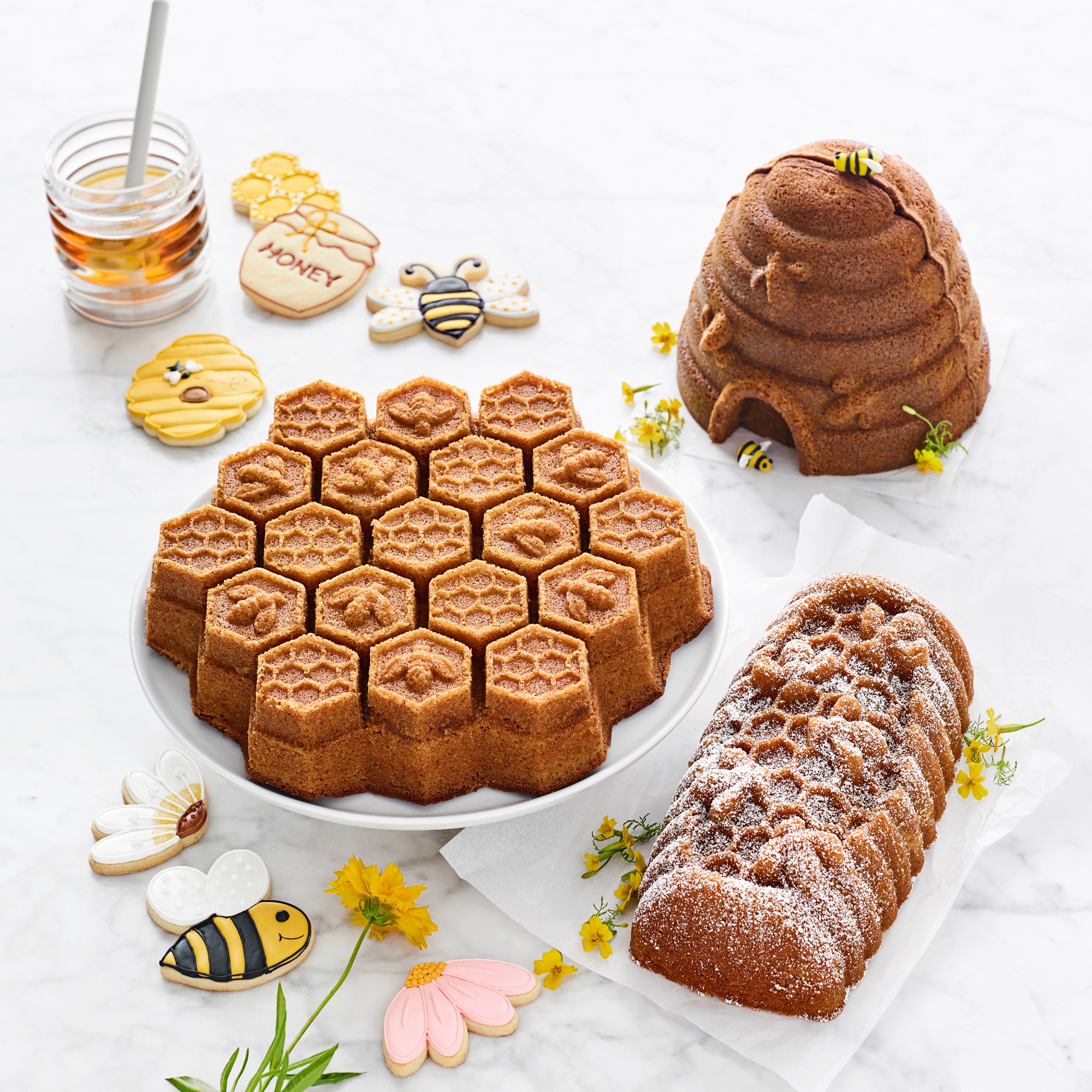 Nordic Ware Nonstick Cast Aluminum Honeycomb Cake Pan