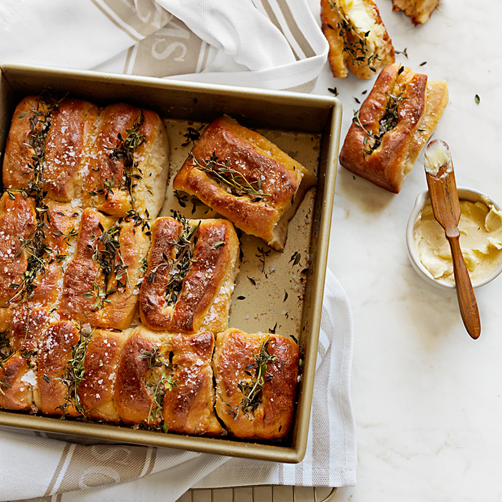 Williams Sonoma Goldtouch® Pro Nonstick Square Cake Pan