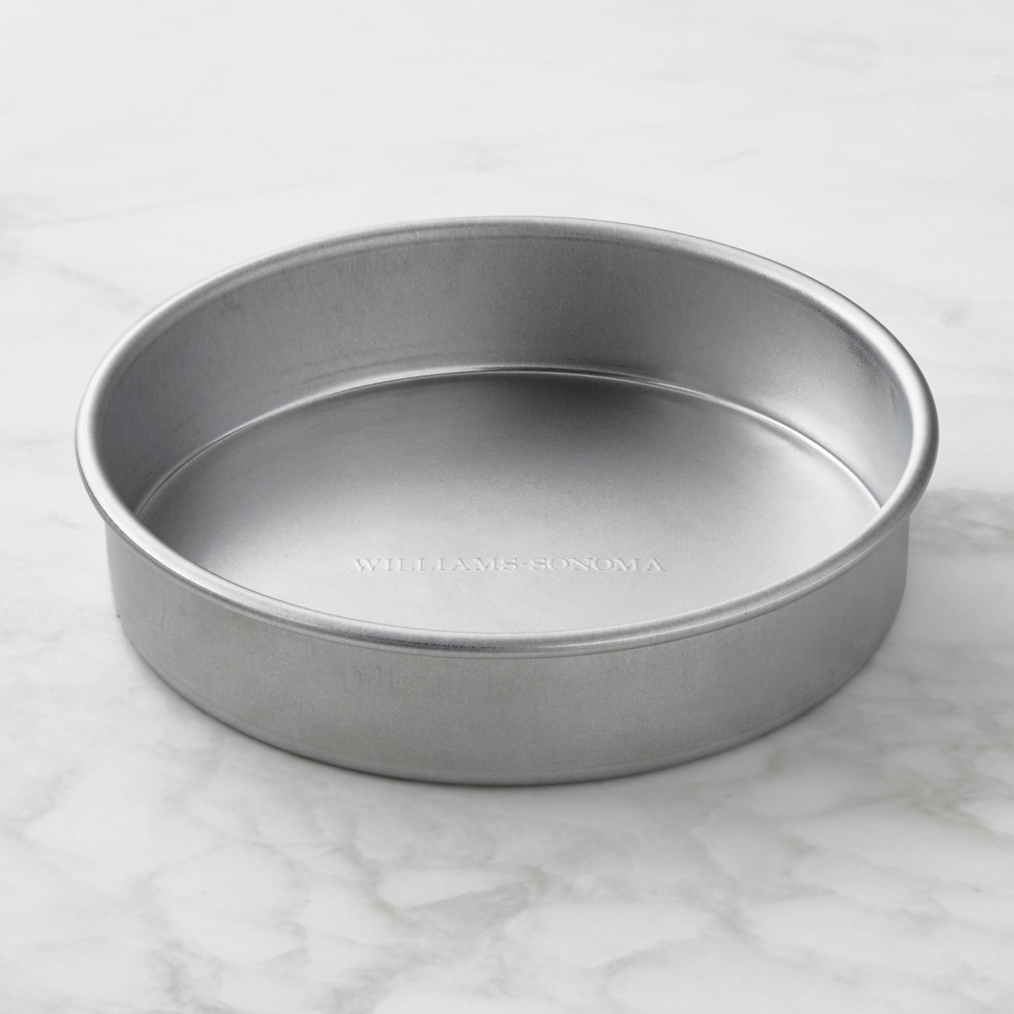 Williams Sonoma Traditionaltouch™ Round Cake Pan